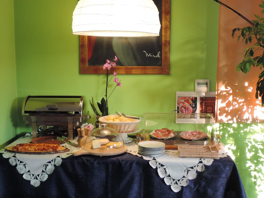 Aquamaris Hotel Sala Baganza Ngoại thất bức ảnh