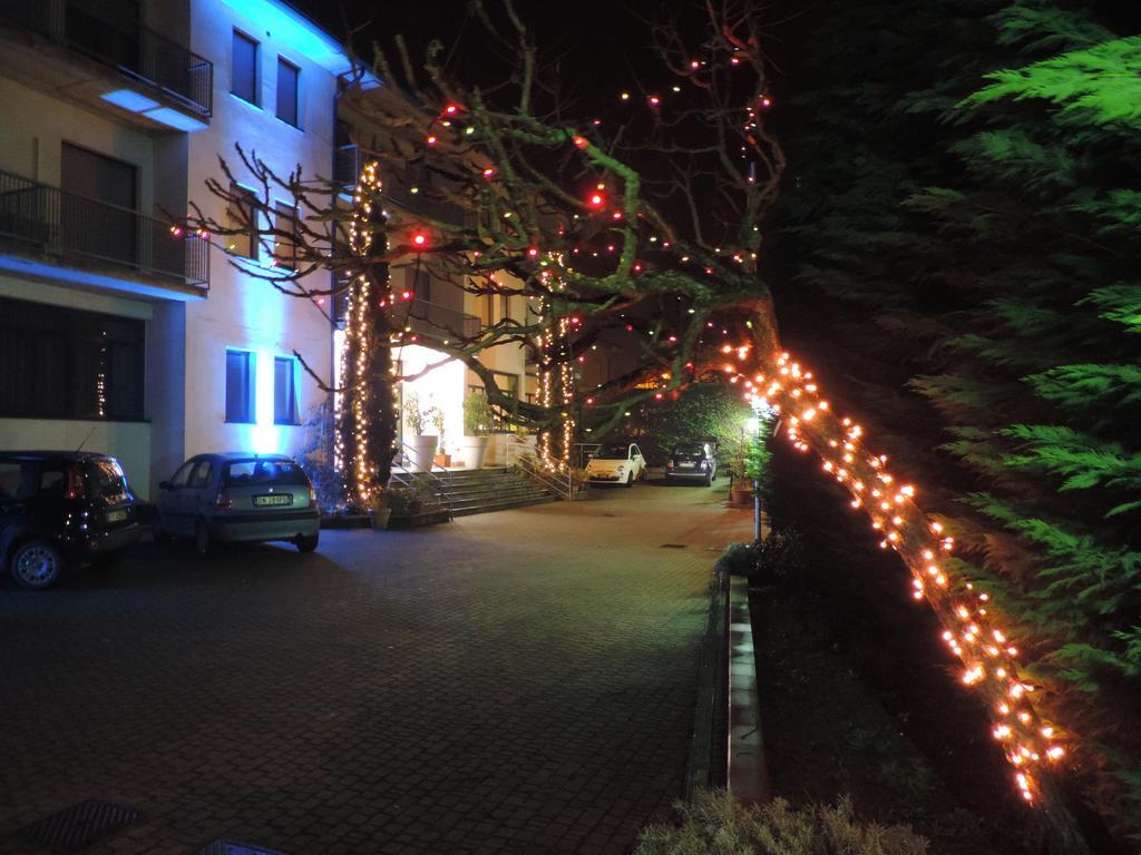 Aquamaris Hotel Sala Baganza Ngoại thất bức ảnh