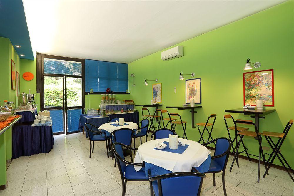 Aquamaris Hotel Sala Baganza Ngoại thất bức ảnh