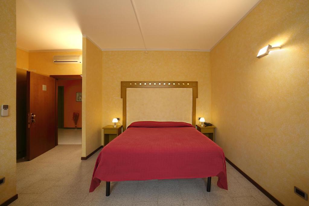 Aquamaris Hotel Sala Baganza Phòng bức ảnh