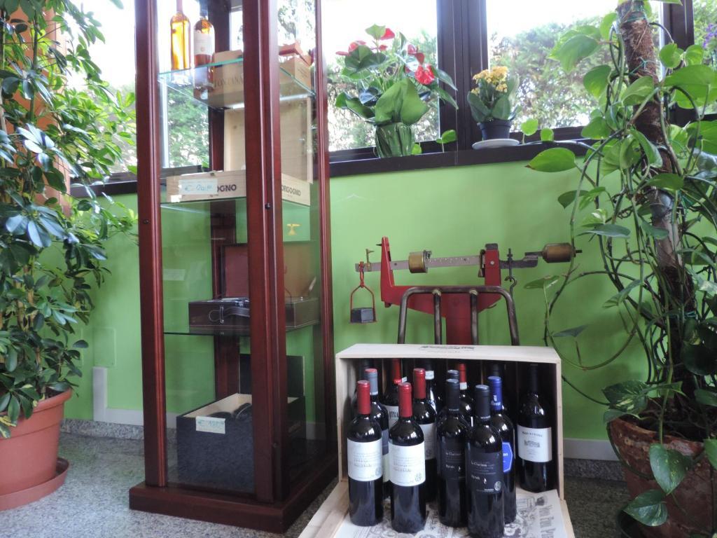 Aquamaris Hotel Sala Baganza Ngoại thất bức ảnh