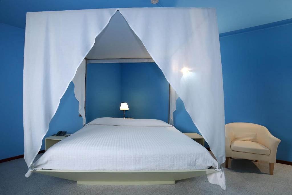 Aquamaris Hotel Sala Baganza Ngoại thất bức ảnh